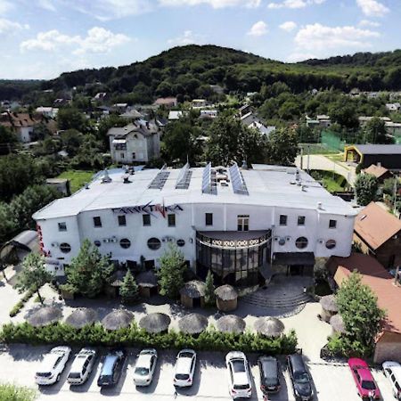 Hotel Galaktika Vynnyky Buitenkant foto