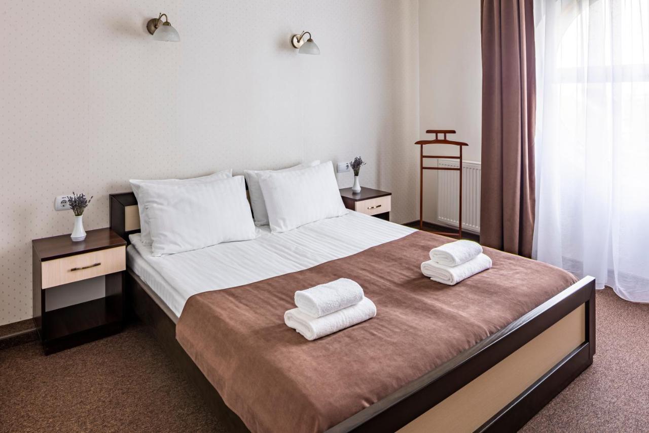 Hotel Galaktika Vynnyky Buitenkant foto