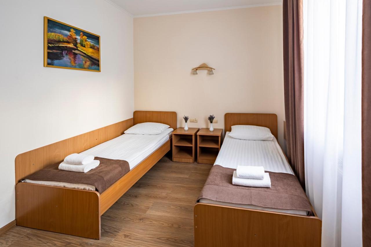 Hotel Galaktika Vynnyky Buitenkant foto