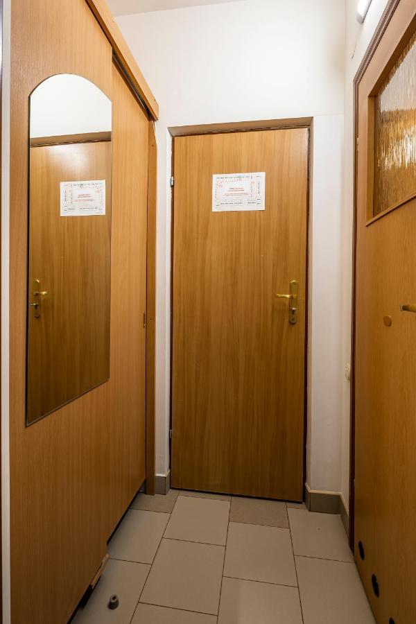 Hotel Galaktika Vynnyky Buitenkant foto