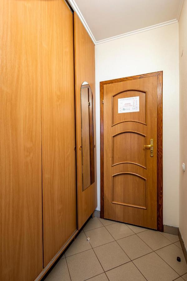 Hotel Galaktika Vynnyky Buitenkant foto