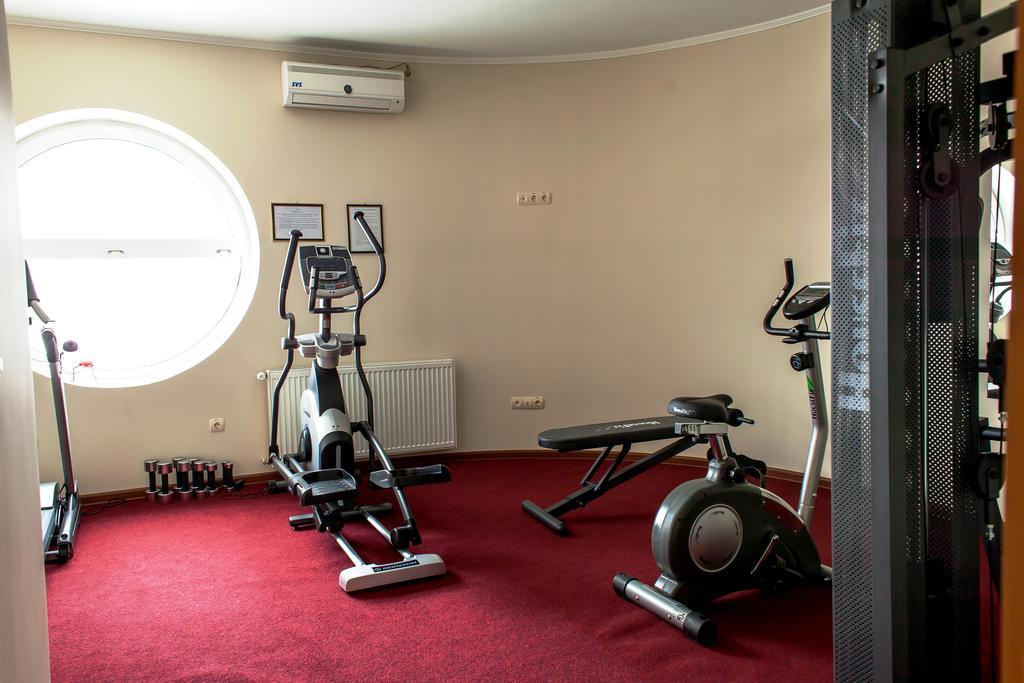 Hotel Galaktika Vynnyky Buitenkant foto