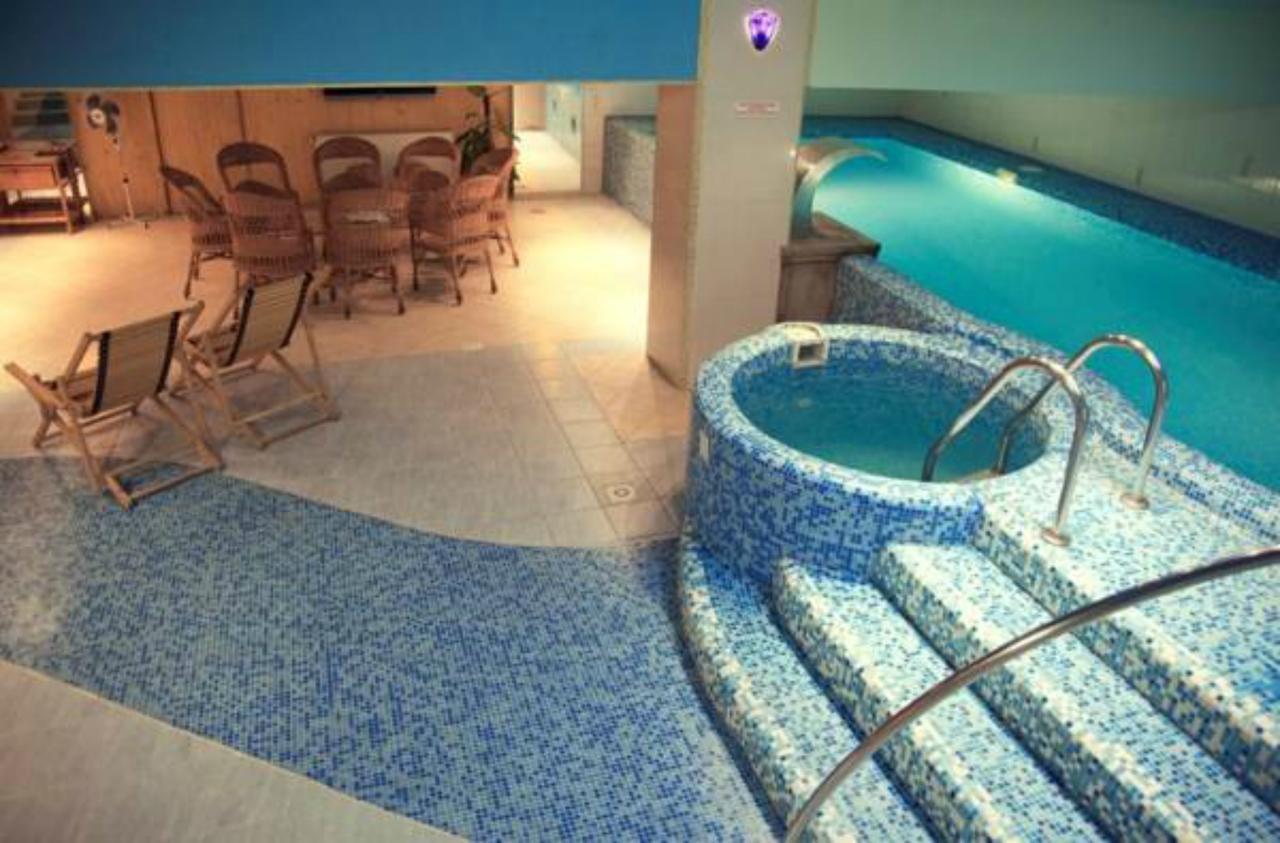 Hotel Galaktika Vynnyky Buitenkant foto